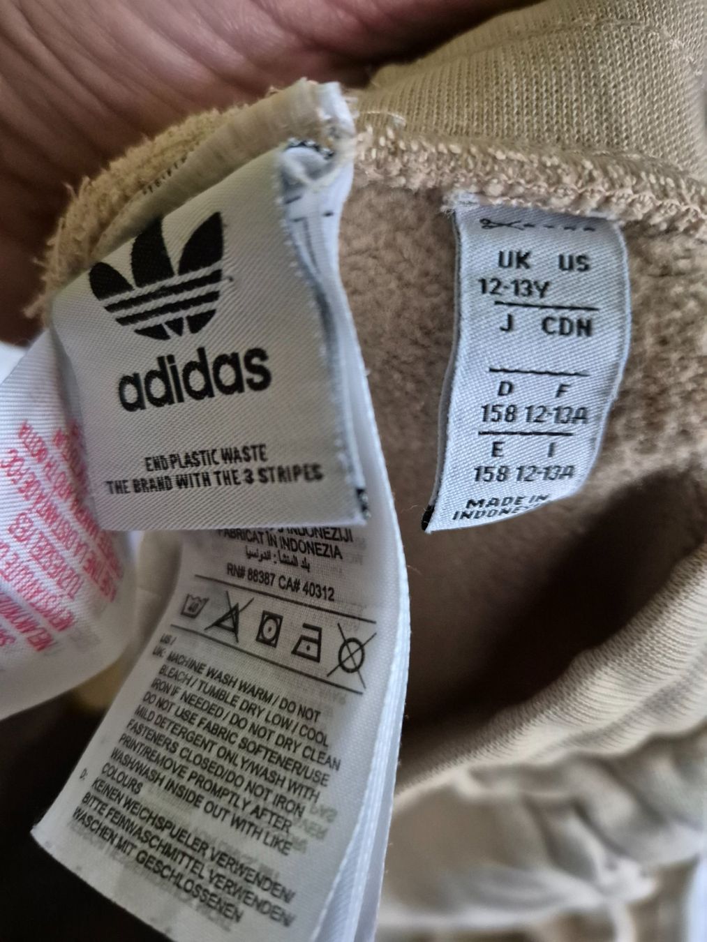 Adidas Pantaloni: Tolle Adidas Jogginghose, Beige, Gr. 158 – Usato da Urdorf venduto da Nataschli 2