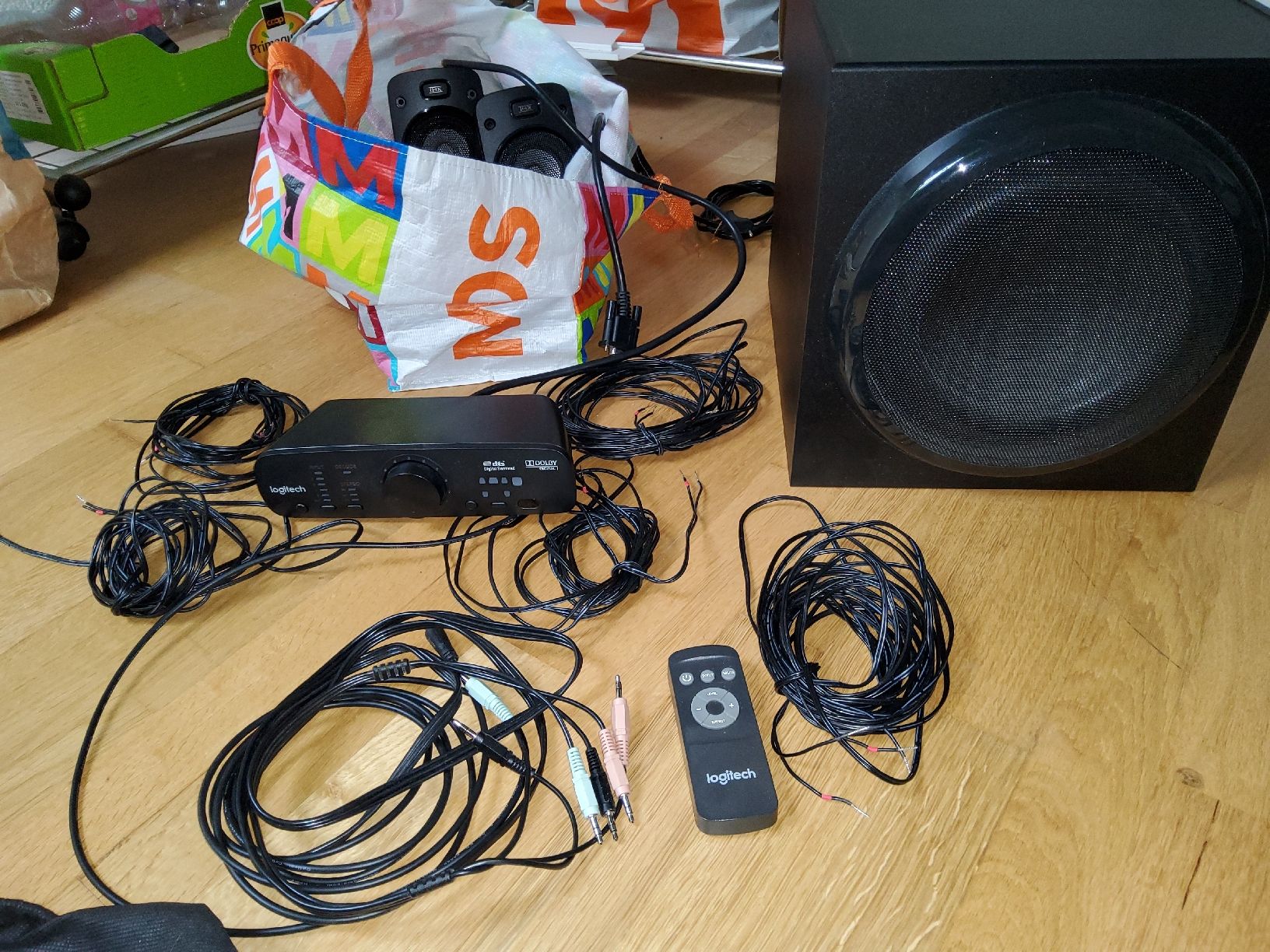 Logitech Home Cinema: Z906 Logitech 5.1Haut-parleurs de PC – Usato da Rennaz venduto da Baaron84 1