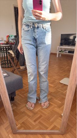 Trendy frayed jeans