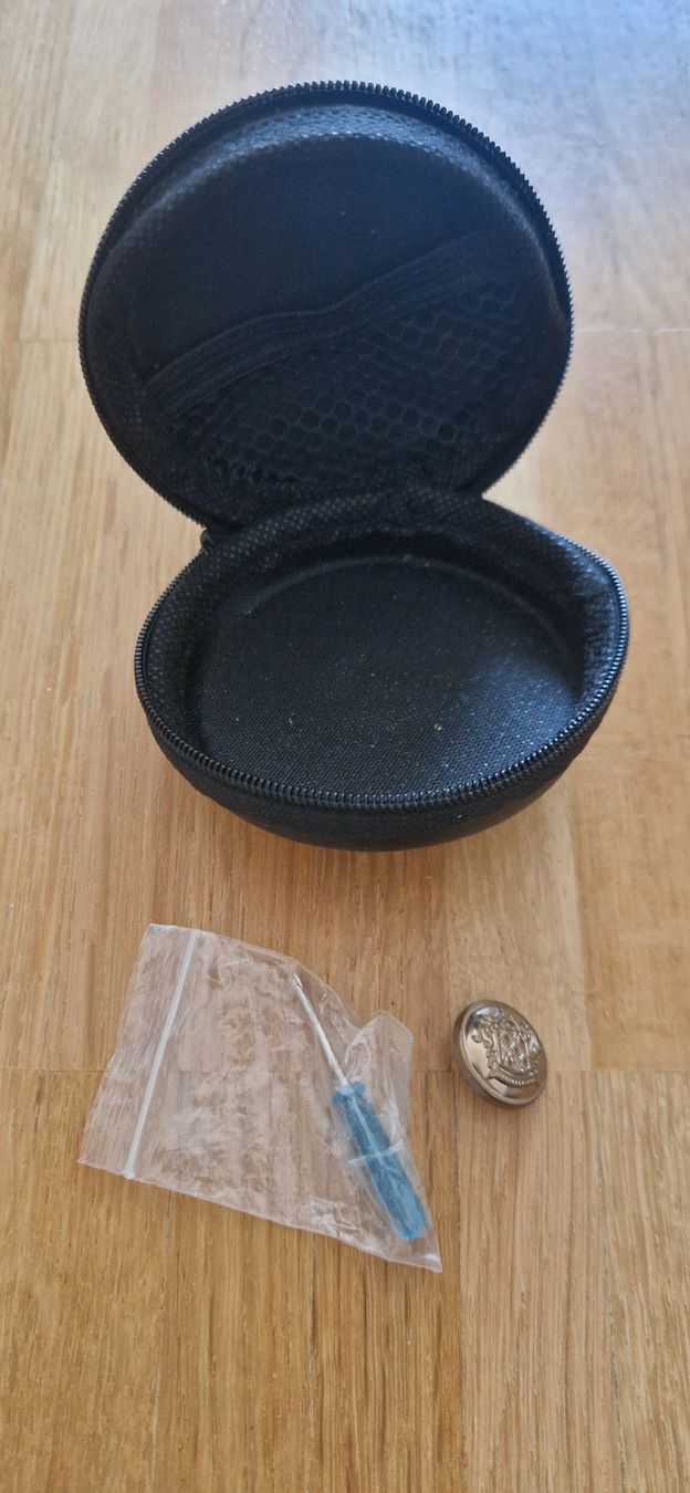 Giocattoli: Regenbogen Fidget Spinner mit Etui – Usato da Riehen venduto da Aconitum 2