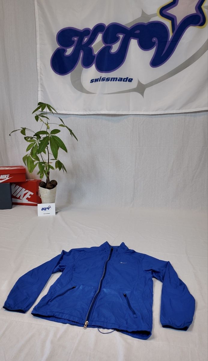 Nike Giacche: Nike Jacke in blau – Nuovo (secondo la descrizione) da Lindau venduto da KT_Vintage 1