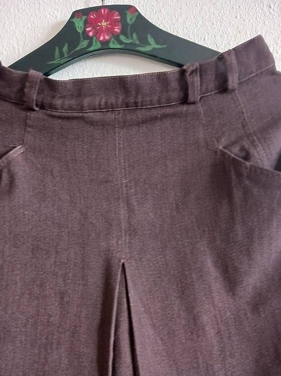 Max Mara Gonne: Rock Schurwolle von Max Mara – Usato da Riedholz venduto da bri_fr7s 1