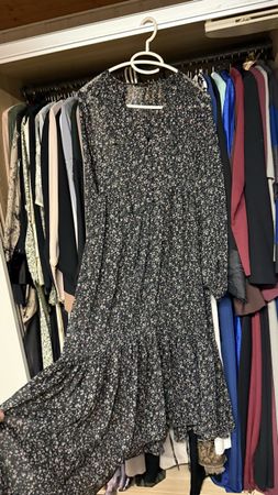 Schönes Sommerkleid mit Blumenmuster, Grösse 38