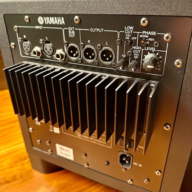 YAMAHA HS10W Studio Subwoofer Kaufen auf Ricardo
