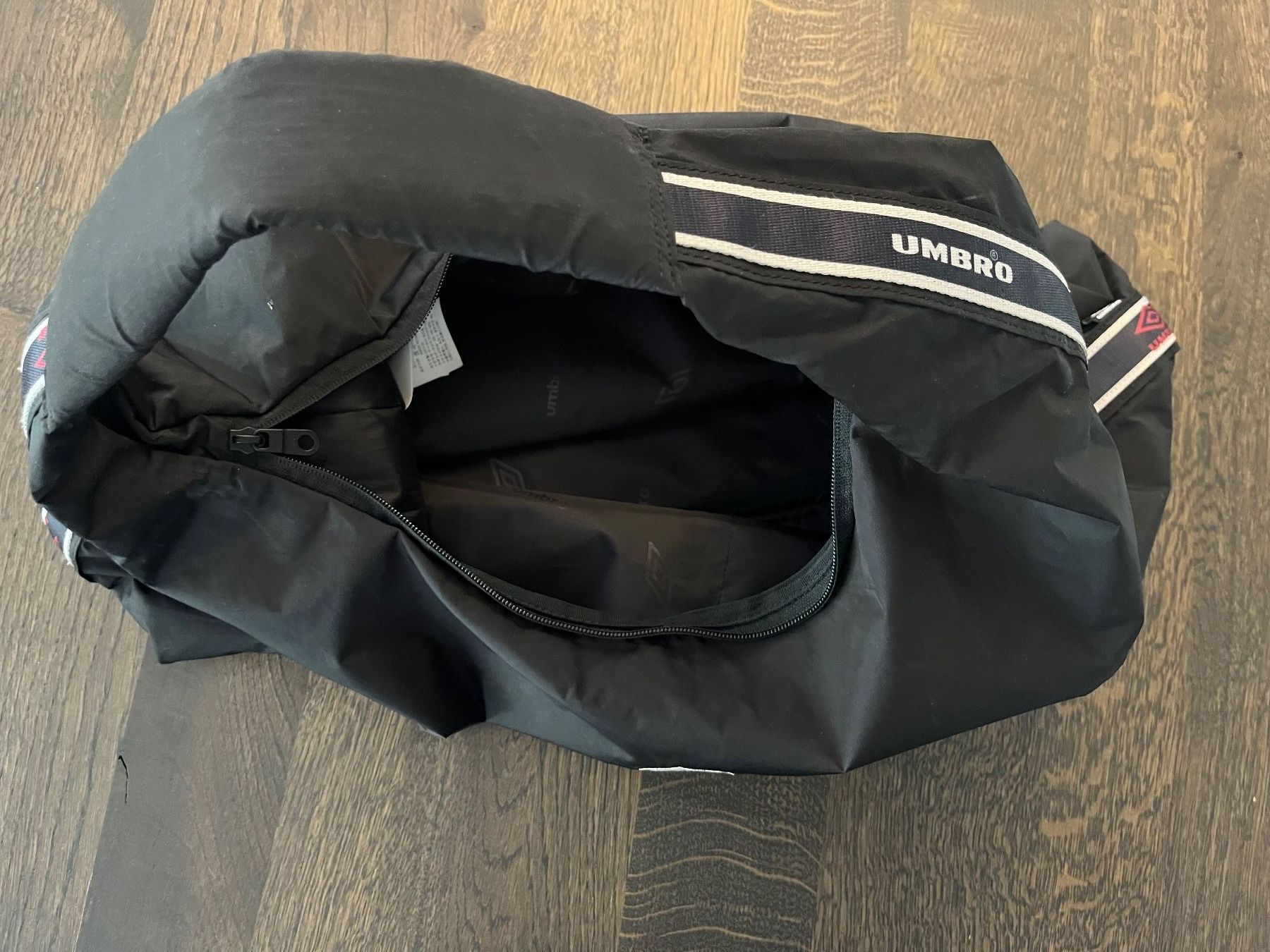 Taschen: Umbro Nylon Schultertasche schwarz - Unisex – Neu (gemäss Beschreibung) aus Birrwil von Bruce1968 5