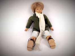 HEIDI OTT Puppe Swiss Design weisser Schal Junge