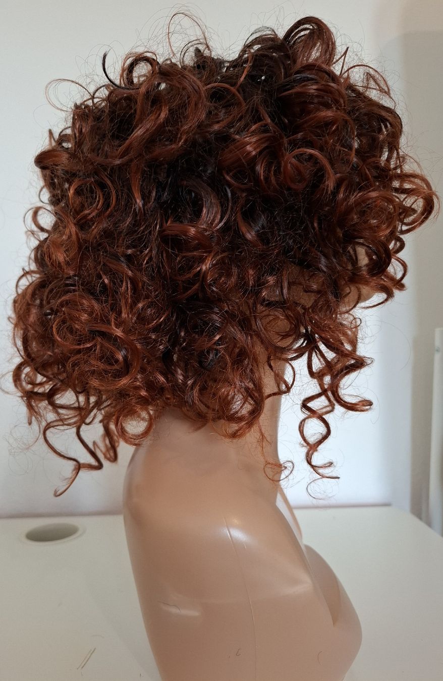 Parrucche: Short Copper Curly Wig | Voluminous Style – Nuovo (secondo la descrizione) da Lausanne venduto da usa_xd5k 4
