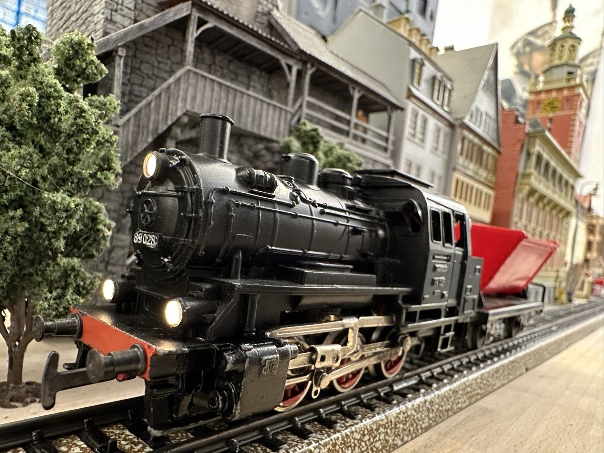 Märklin Modelleisenbahnen: Märklin 3000 4513 Kipplorenzug – Gebraucht aus Lupsingen von New-Haven