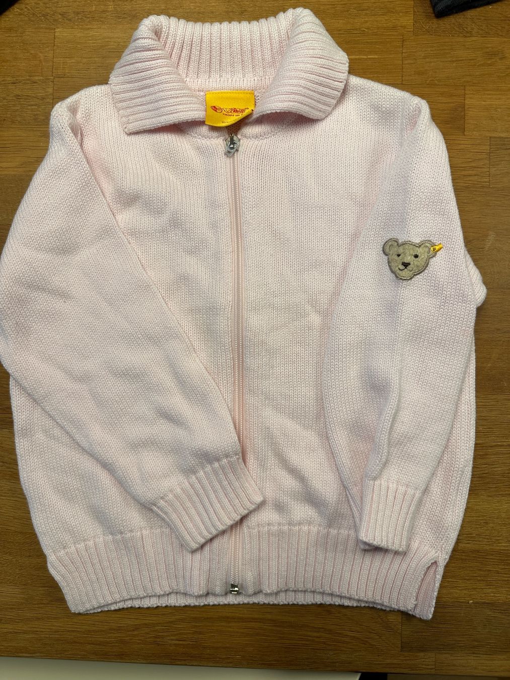 Lotti & Set di vestiti: Kinderset 5 Teile Gr. 104 – Usato da Zürich venduto da JuliaSp 2