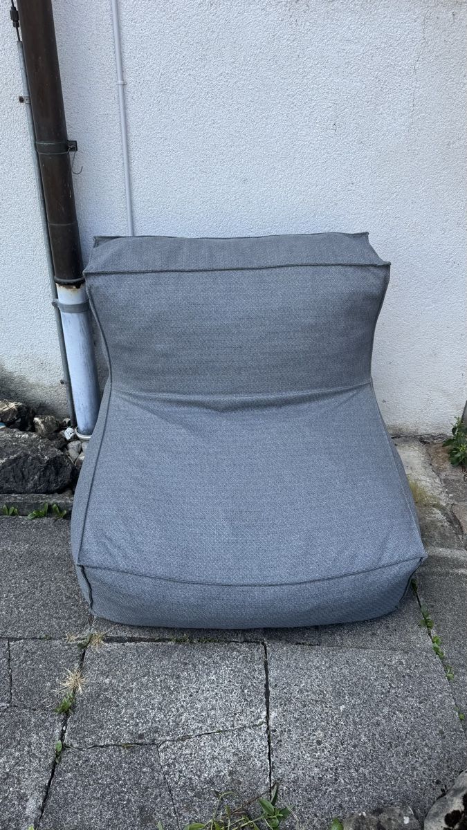 Poltrone: Sessel grau Pouf Hocker indoor&outdoor – Nuovo (secondo la descrizione) da Pfäffikon zh venduto da Jiim7