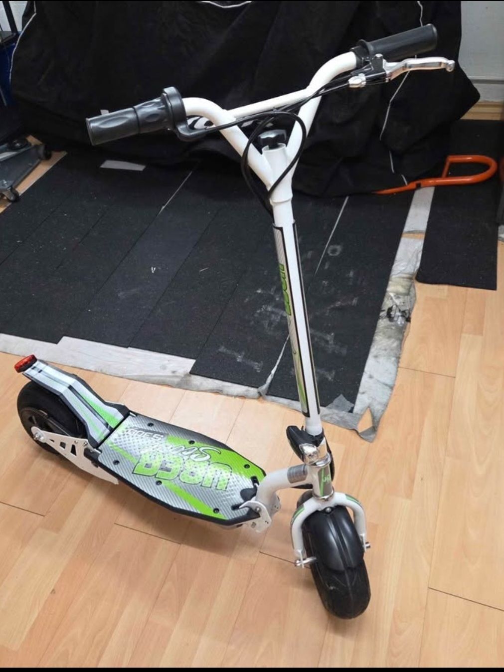 Elektromobile: Uber scooter 300s – Gebraucht aus Kleindöttingen von audi110