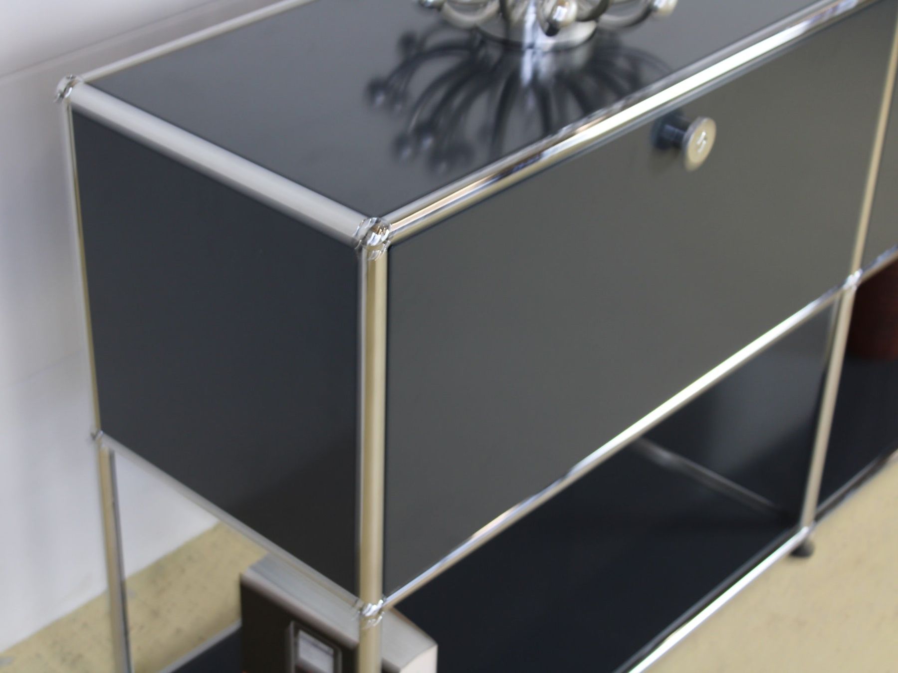 USM Kommoden: USM Haller Sideboard | Anthrazitgrau | Neuwertig – Gebraucht aus Meinisberg von atelier_TILIJA 6