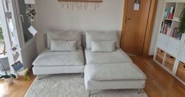 hellgraues Sofa