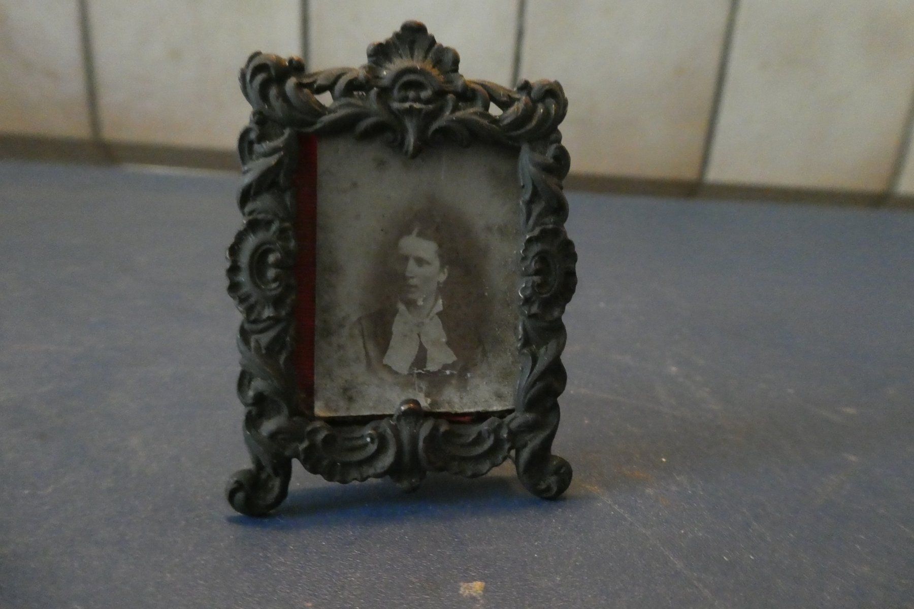 Cornici: petit cadre métal ancien – Usato da Fontaines NE venduto da monloisir