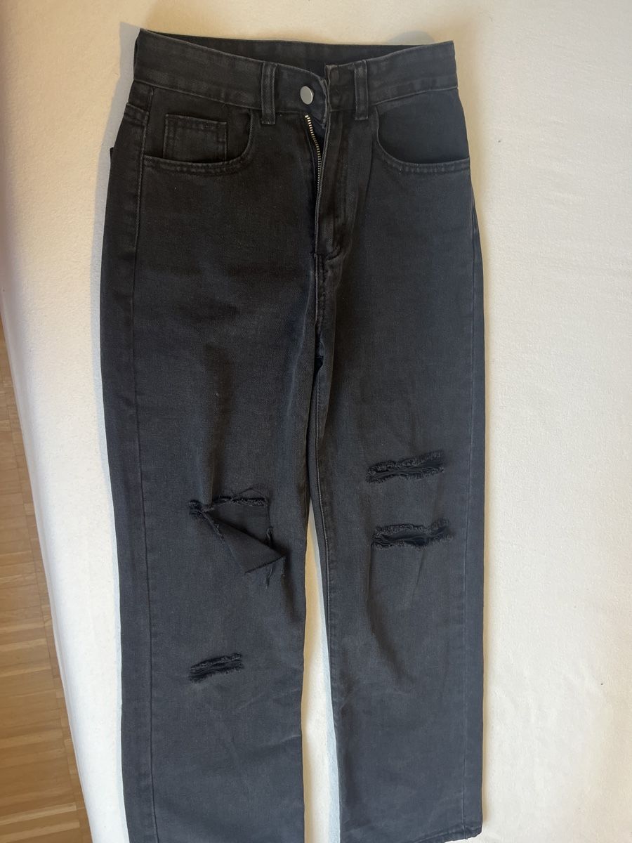 Shein Jeans: Shein Jeans gr 34 schwarz – Usato da Adligenswil venduto da Phoenix2017