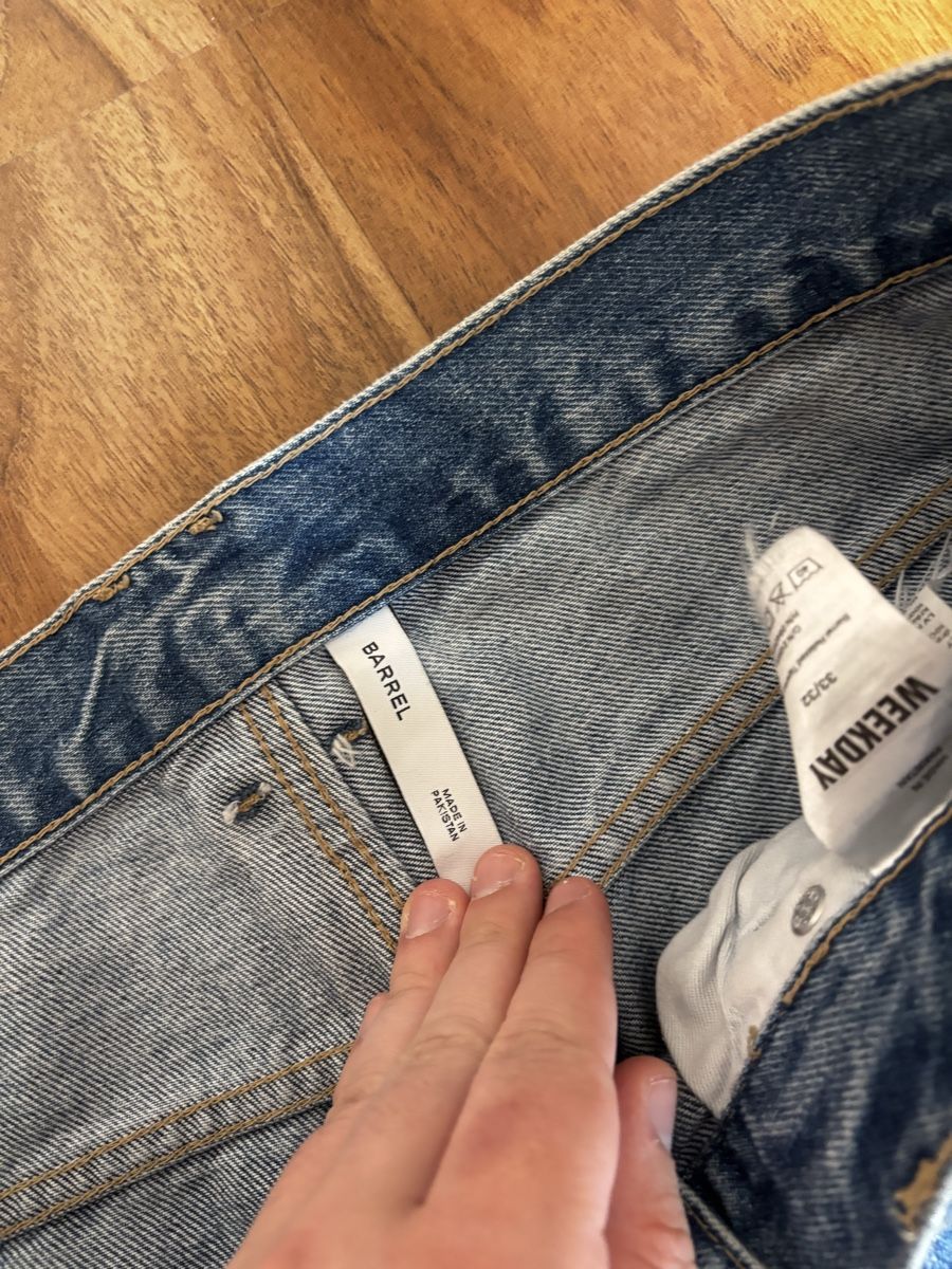 Weekday Jeans: Weekday Barrel Jeans | 33/32 – Usato da St. Gallen venduto da NPC_mit_Twint 1