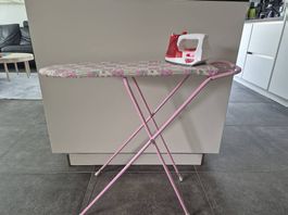 Bügelbrett mit Bügeleisen für Kinder