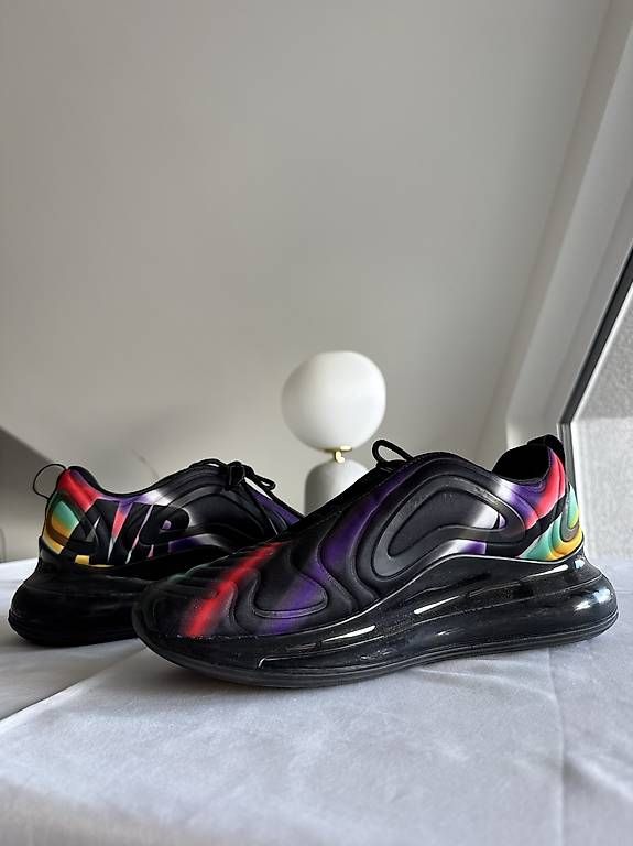 Herrenschuhe: Nike Air Max 720  Grösse 44 – Neu und originalverpackt aus Schlieren von gue_m9qk