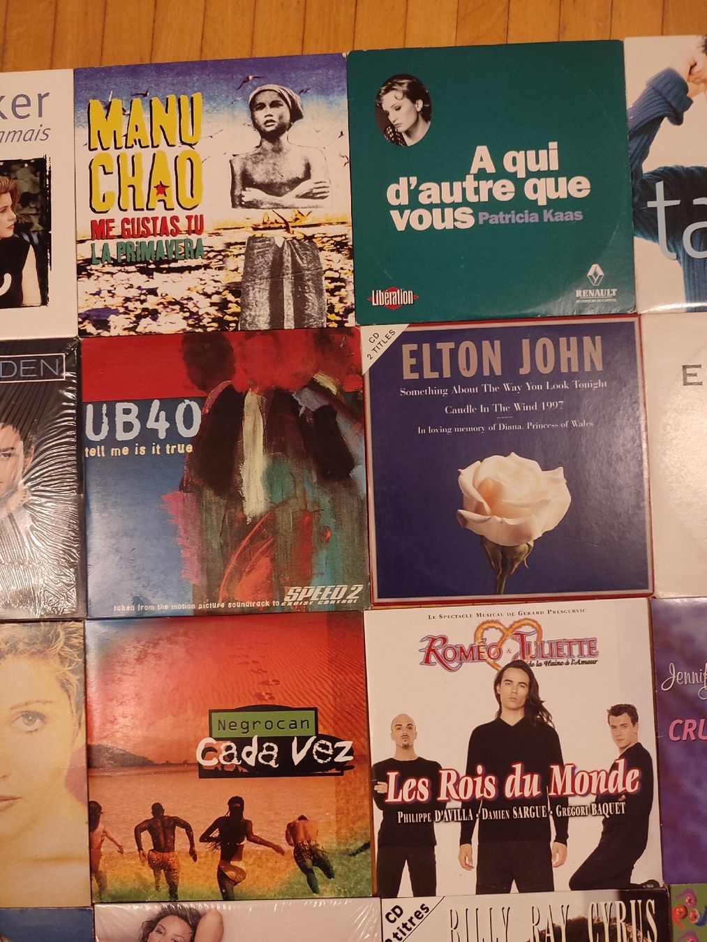 CD: Lot de 33 CD singles des années 90' - 2000 – Usato da Bougy-Villars venduto da Vogue 2