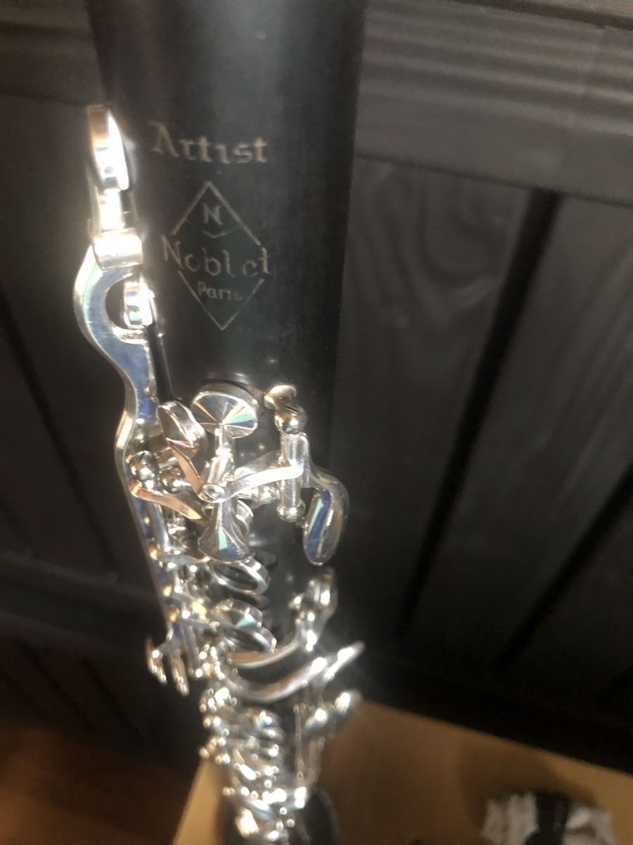 Strumenti musicali: Noblet Artist Paris – Usato da Rickenbach Sulz venduto da Miracigin 1