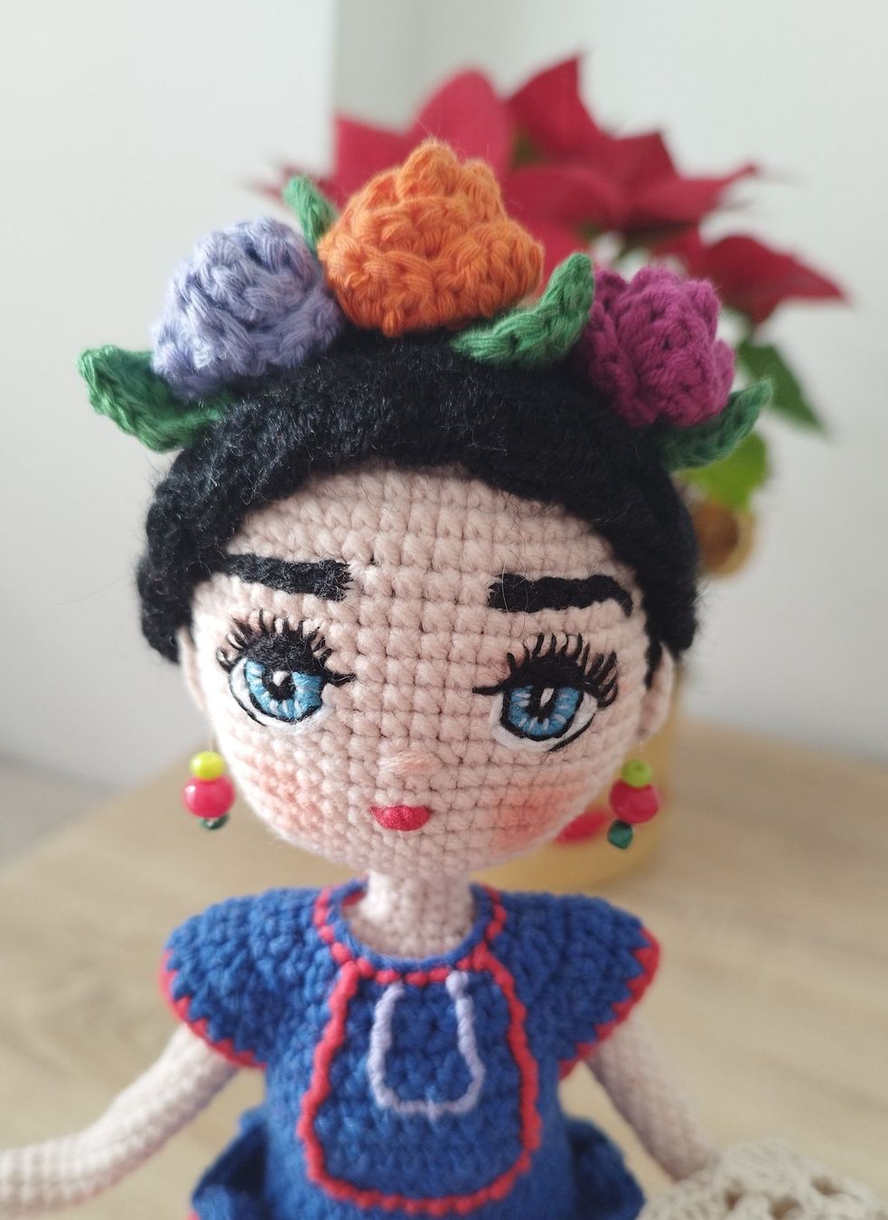 Bambole: Poupée Frida Kahlo crochetée à la main, pièce unique! – Nuovo e nell'imballaggio originale da Arnex-sur-Orbe venduto da can_97vn 5