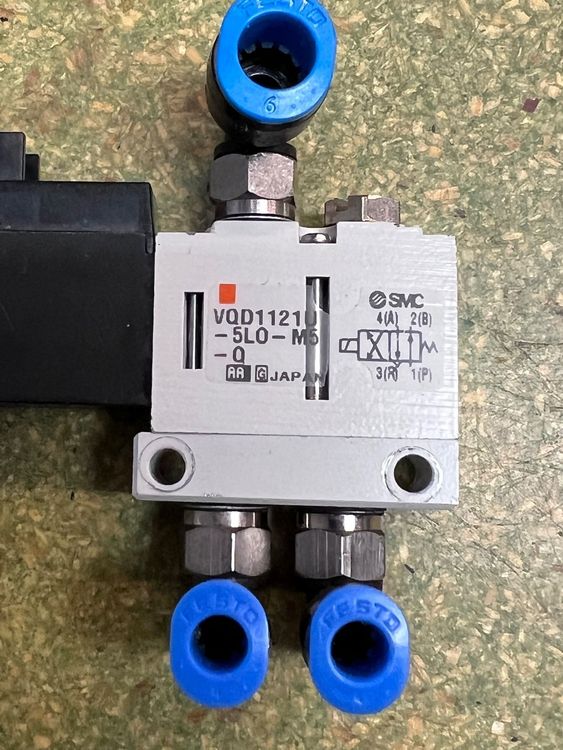 SMC Magnetventil VQD1121U-5LO-M5-Q 24V Spule und Kabel