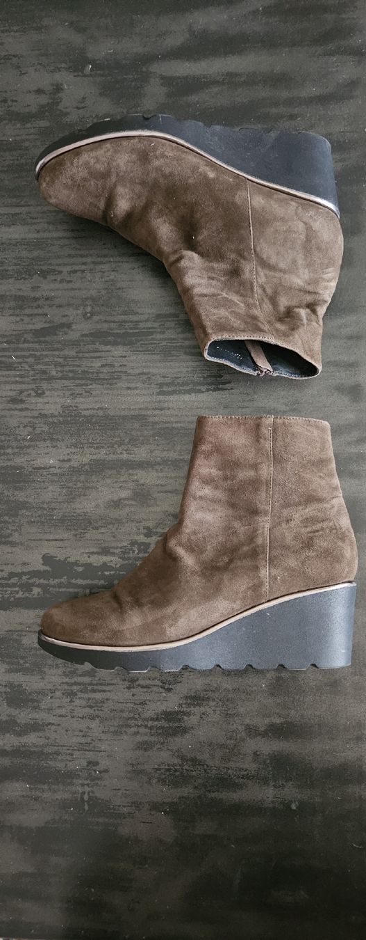 Scarpe da donna: Stiefel mit Keilabsatz 40 - Bottes talon compensé – Usato da Genève venduto da Zoohra