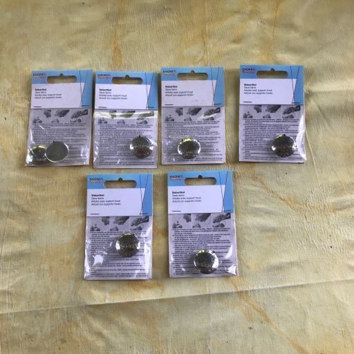 Broches & Aiguilles: LOT BROSCHEN MIT SIEB – Neuf avec emballage d'origine à Ostermundigen par wini63
