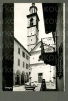 AK sw Intragna TI Kirche, Kirchplatz mit VW- Käfer ≈ 1970