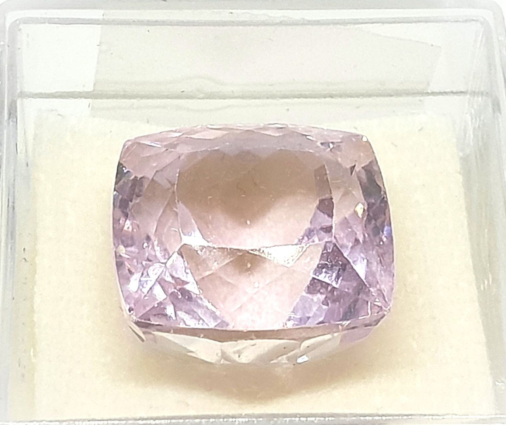 Pietre preziose: SPLENDIDE Kunzite coussin 20.10 ct - Valeur 2'412.- Fr – Nuovo (secondo la descrizione) da Grimisuat venduto da Valgem