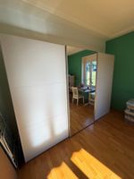 Schwebetürenschrank