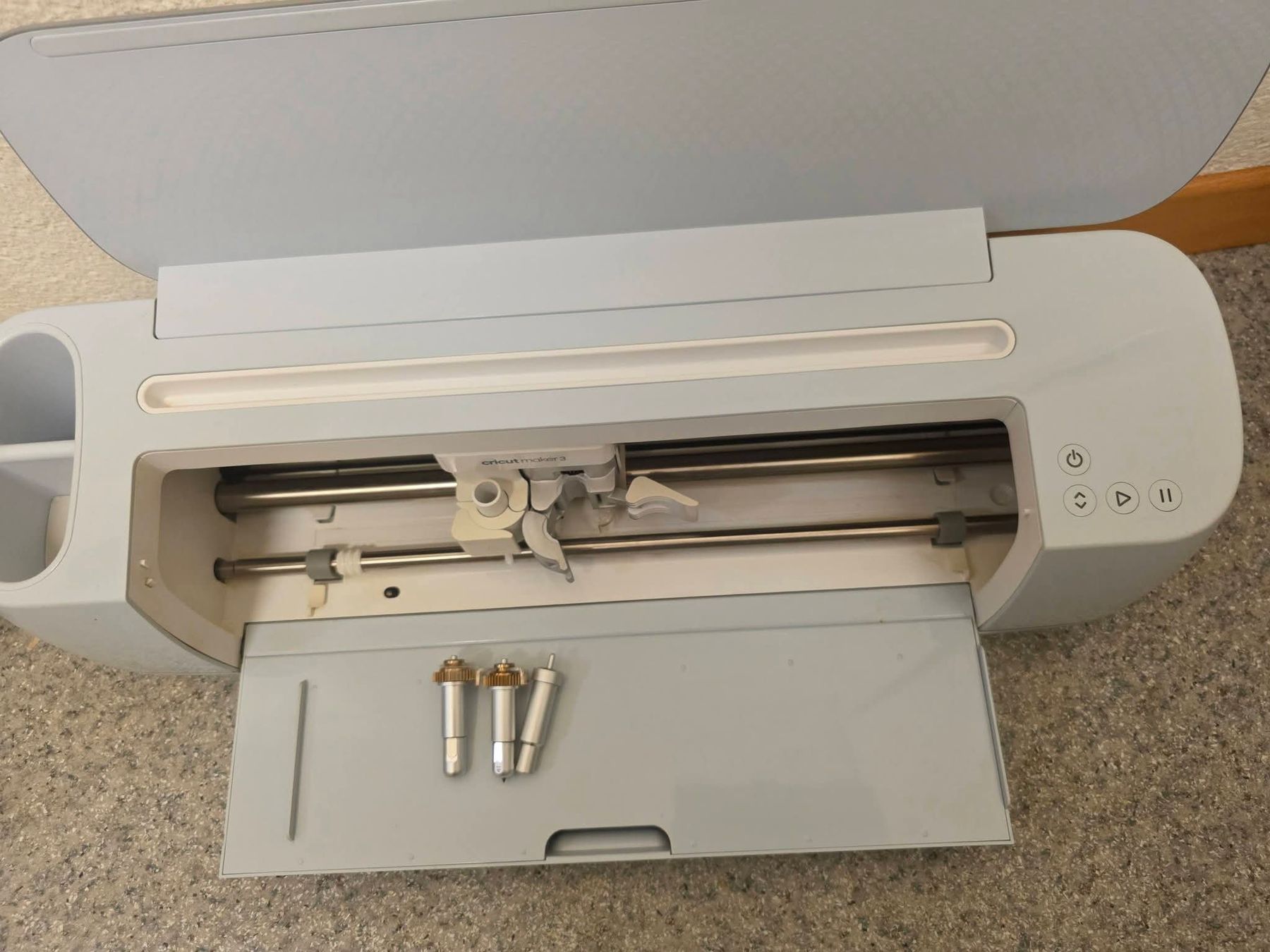 Cricut Kits de loisir créatif: Cricut maker 3 pro – D'occasion à Langenthal par nad_qbt9