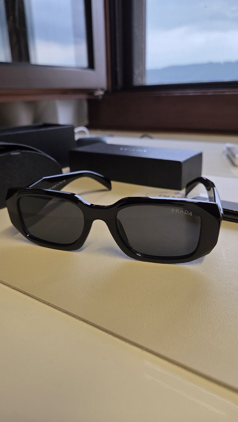 Prada Occhiali & Lenti: Prada Sonnenbrille  – Nuovo (secondo la descrizione) da Turgi venduto da Es_d62s 1