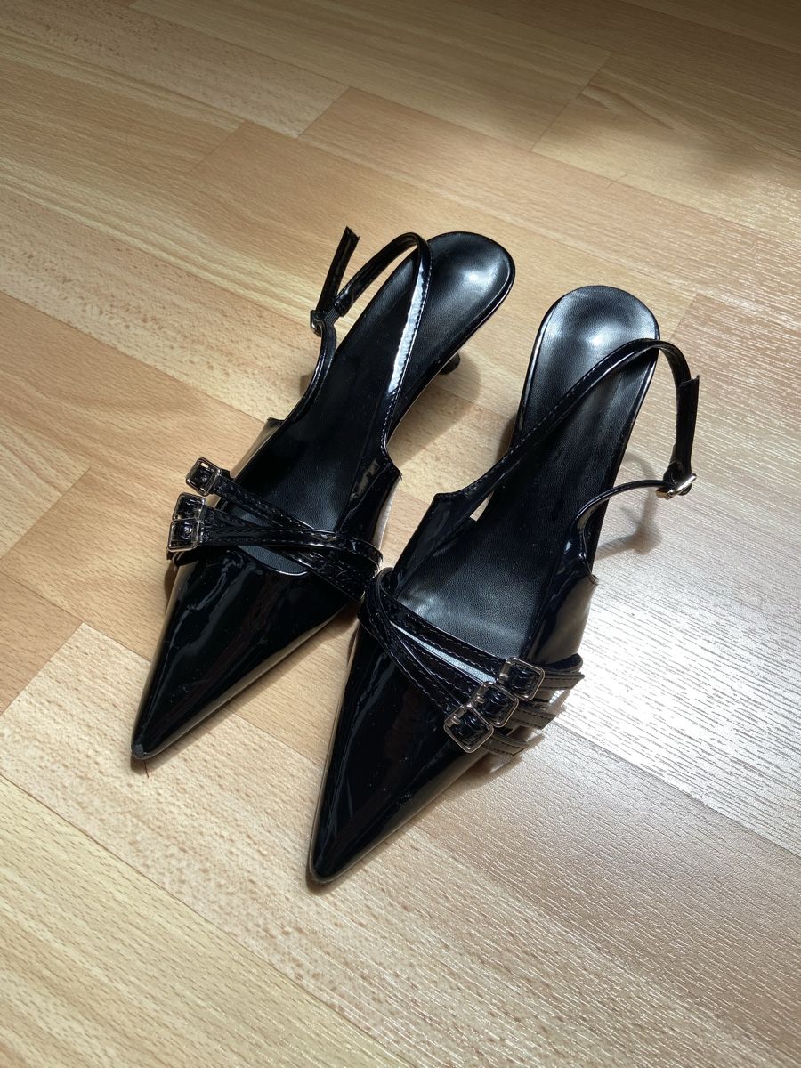 Shein Scarpe da donna: Kitten heels noir verni, talons 4.5cm – Usato da Mont-sur-Lausanne venduto da lau_2775