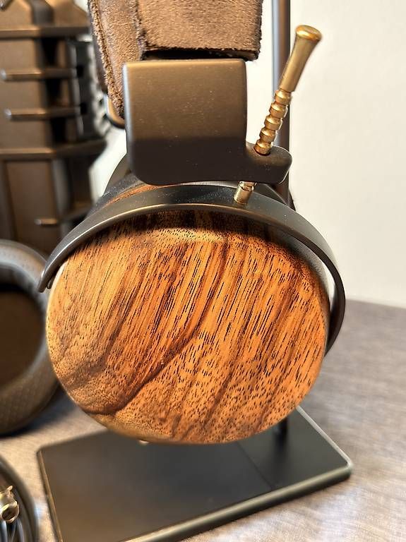 Kopfhörer: ZMF Atrium Closed - Magnesium Chassis - Olivewood Cups – Gebraucht aus Schaffhausen von BJM32 1