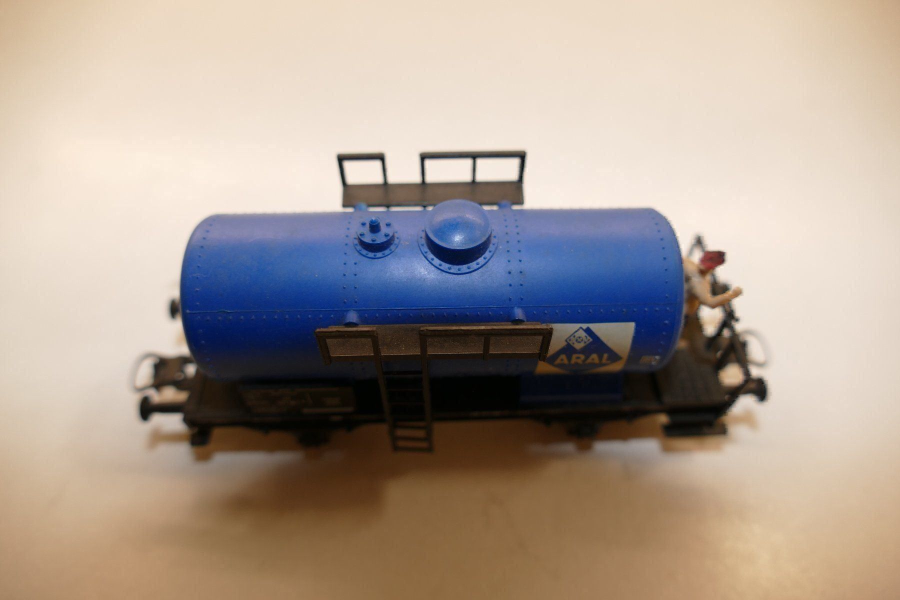 Roco Modellini di ferrovie: Roco H0: DB Kesselwagen Aral – Usato da Niederhasli venduto da rail-duerst 4