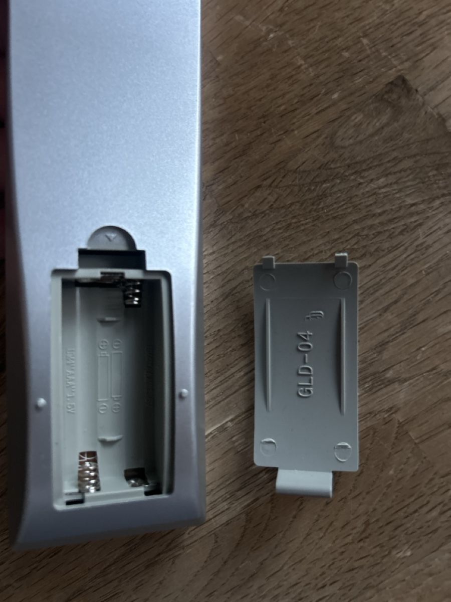 Fernbedienungen: Qonix DVD-3980 Remote Control Silver Used – Gebraucht aus Lugano von bad_2t9b 1