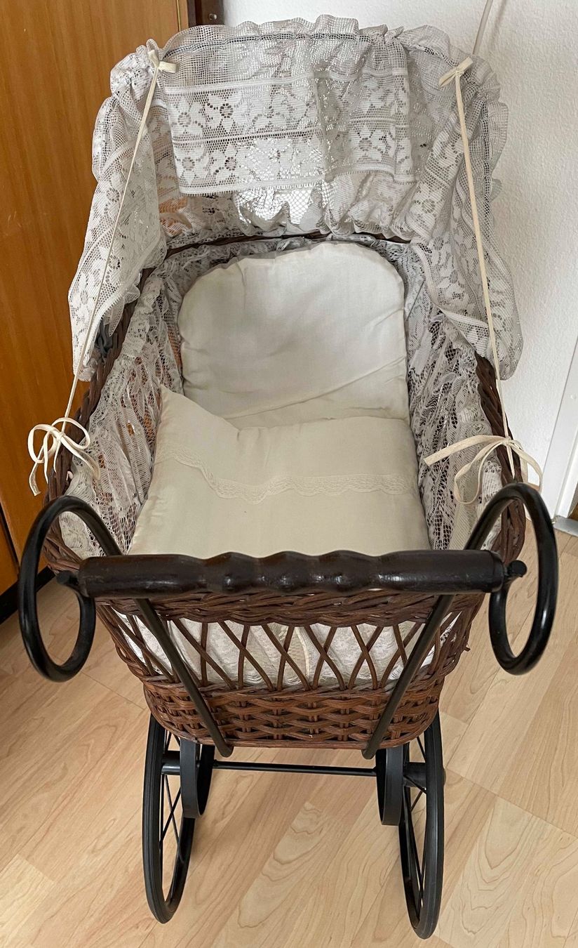 Carrozzine per bambole: Deko Antik-Puppenwagen – Usato da Steinmaur venduto da bikermac 1