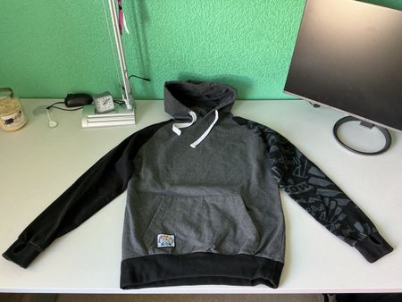 Red Bull Hoodie Grau/Schwarz, Top Zustand, Grösse XS!