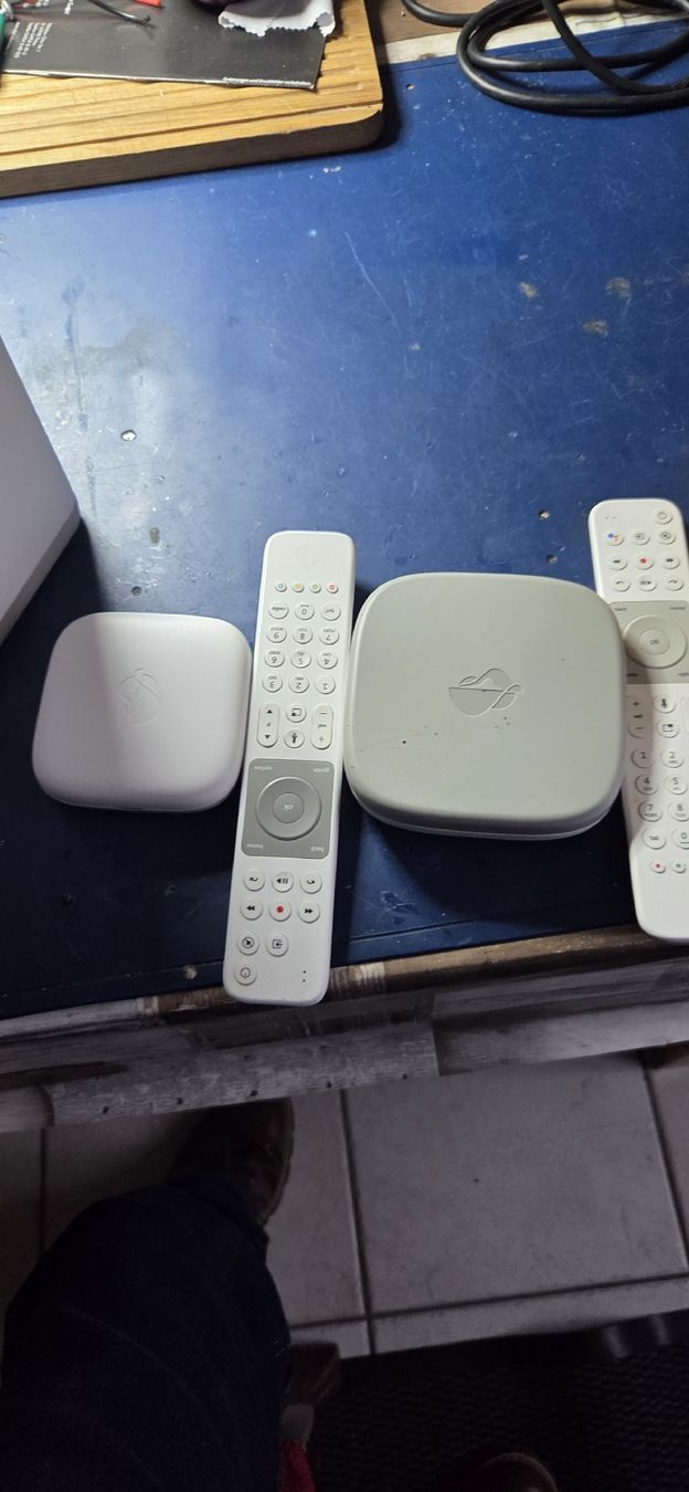 Swisscom Modem & Router: Internet Pox5 TV Box5 – Nuovo (secondo la descrizione) da Holziken venduto da Baumannd 5