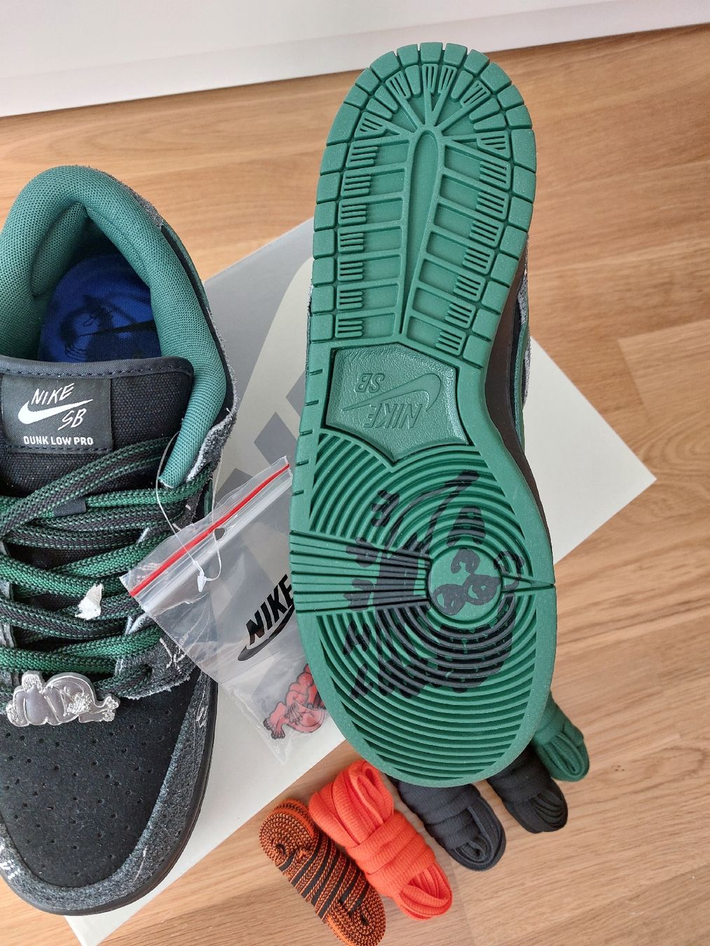 Nike Herrenschuhe: Nike SB Dunk Low "The Creatures" Gr. 43 Herbst Sneaker! – Neu und originalverpackt aus Zürich von Kauflade 1