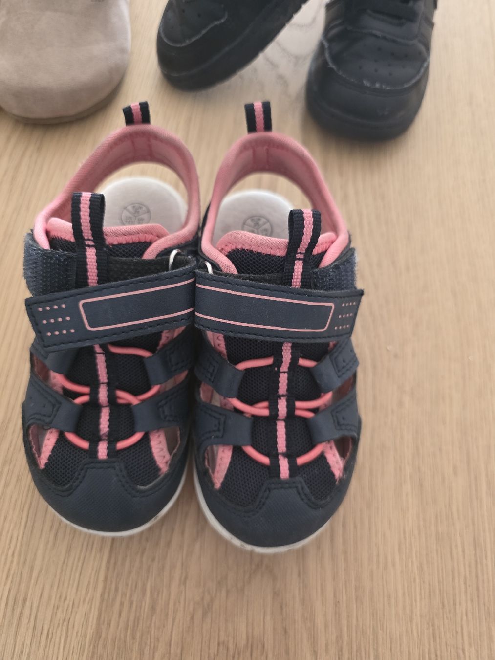 Scarpe per ragazzi: kinderschuhe/sandalen – Usato da Walenstadt venduto da Jna_69pm 1