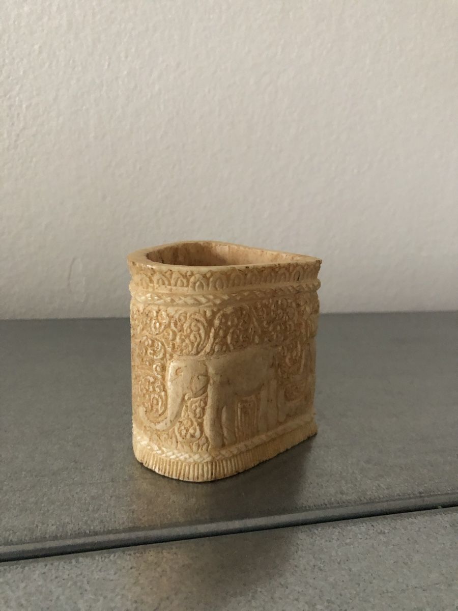 Figuren: Stammes-Objekt mit Intarsien aus Knochen – Gebraucht aus Basel von Amechan. 2