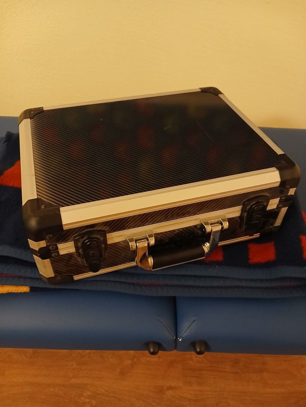 Reisekoffer: Aluminiumkoffer – Gebraucht aus Muttenz von Jauntrading
