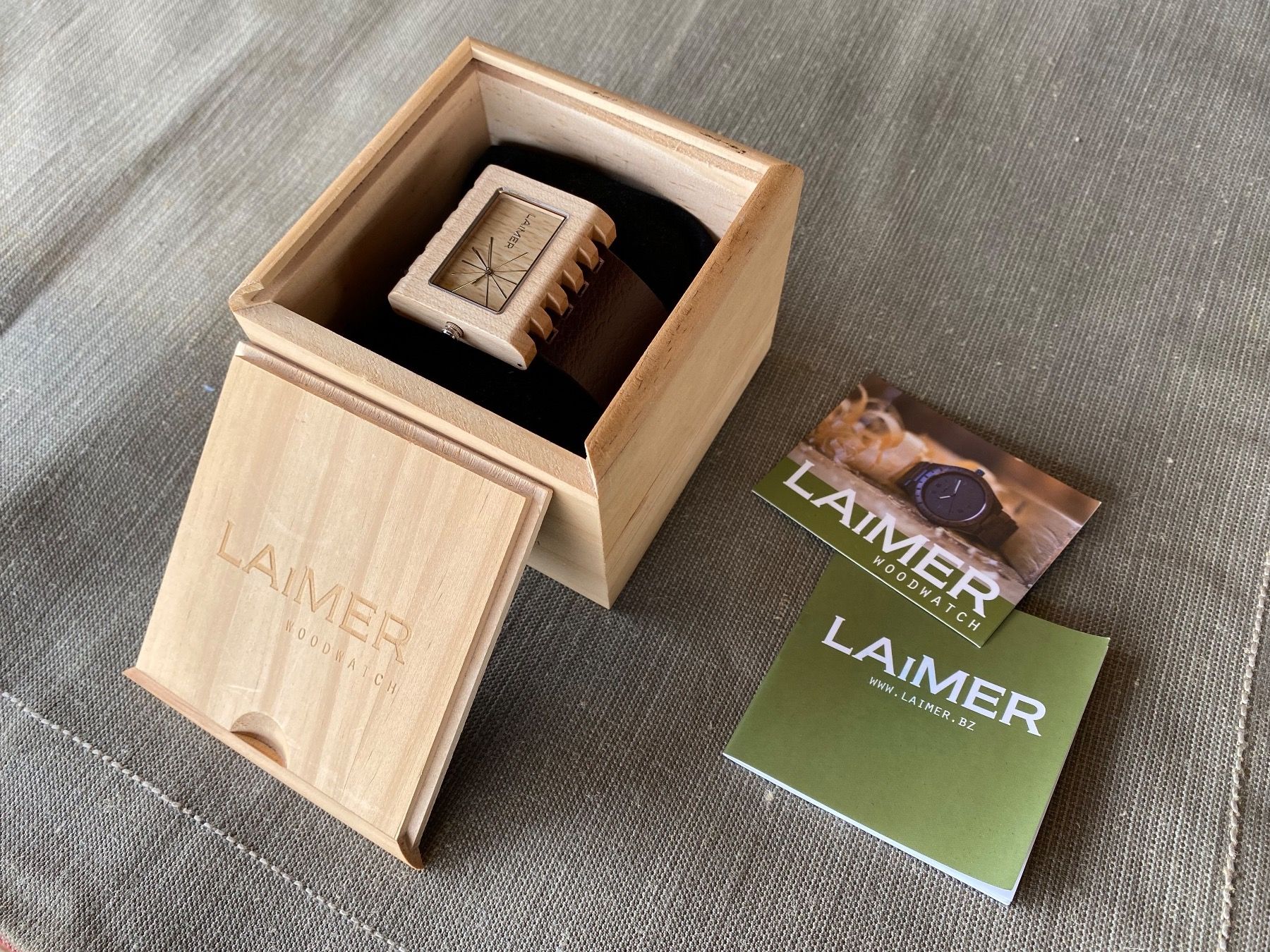 Montres: schöne Laimer Woodwatch – D'occasion à Feldbach par Fea1 7