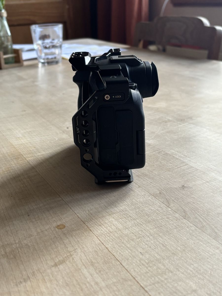 Canon Appareil photo: Canon EOS R6 Mark II Body mit Cage – Neuf (Voir description) à Ins par man_5rjt 3