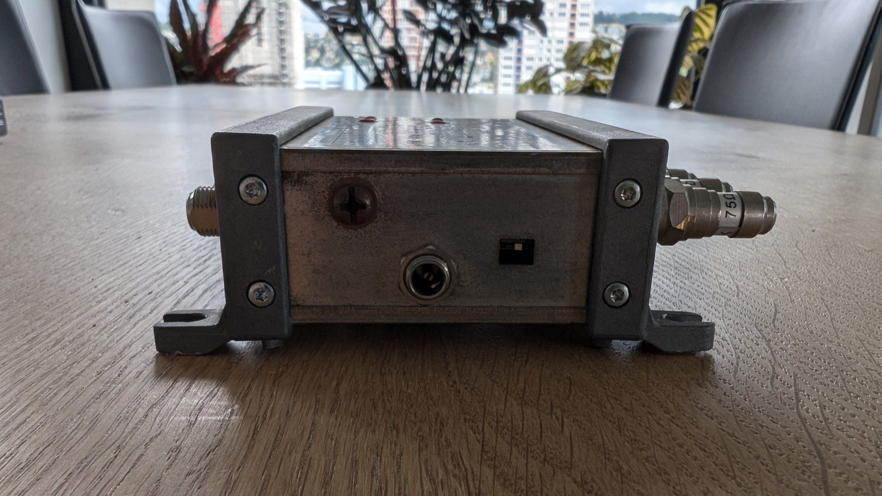 Modems & Router: TechniSat TechniRouter 5/2x16 – Gebraucht aus Zürich von nicolasmai 4