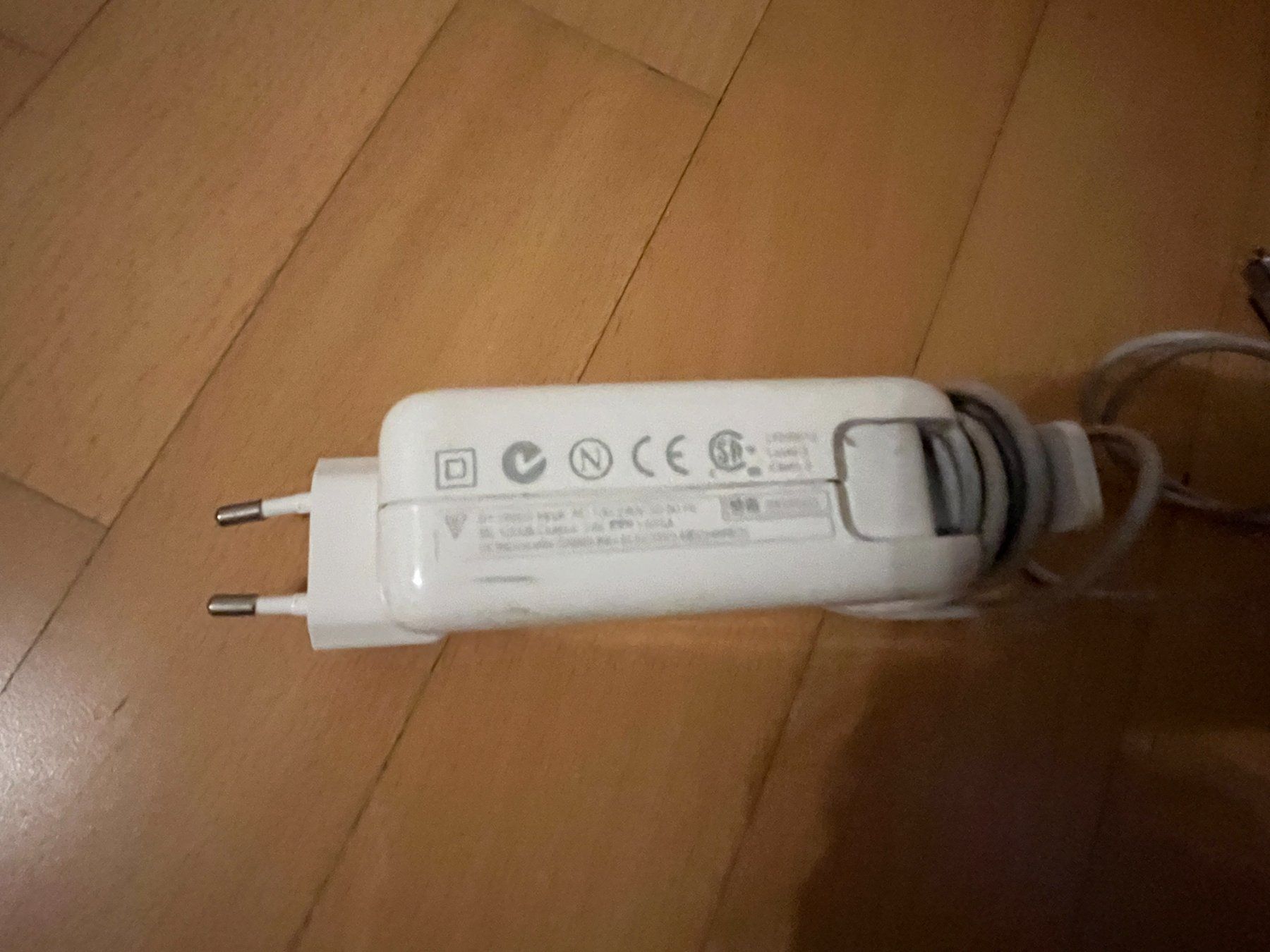 Apple Lecteurs & Adaptateurs: MacSafe Adapter – D'occasion à Winterthur par fla_hwg8 1