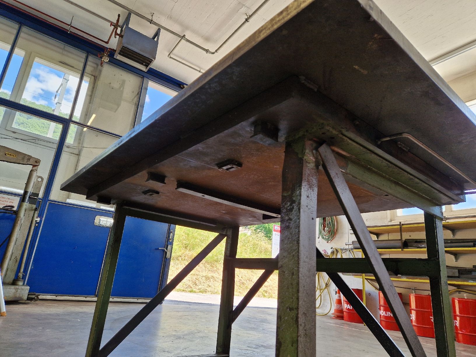 Werkbänke: Schweisstisch / Metallwerkbank – Gebraucht aus Herbligen von and_q5hr 2