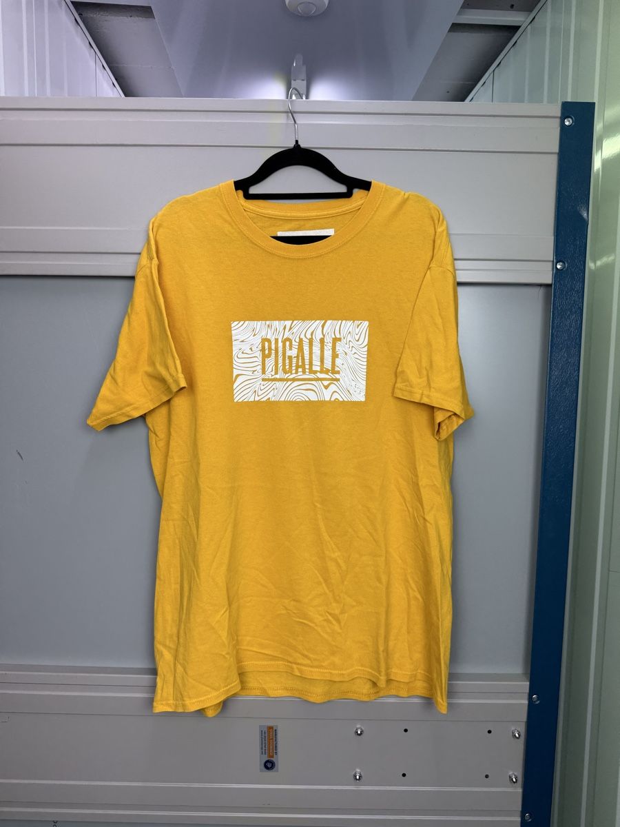 T-Shirts: Pigalle tee – Gebraucht aus Lausanne von Unehistoiredesapes